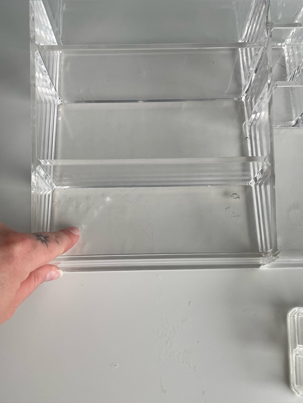 Clear Acrylic Makeup Organizer Desk Organizer Cosmetic Storage Vanity Tray Set - Picture 5 of 6